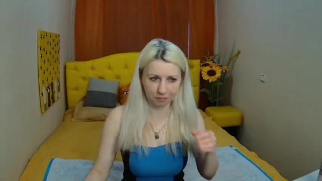 Image 2 of lorariser Stream on Chaturbate on 16 months ago