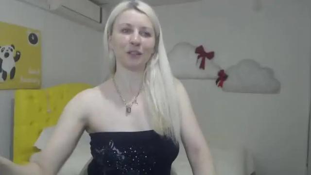 Image 2 of lorariser Stream on Chaturbate on 16 months ago