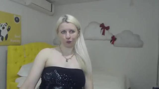 Image 6 of lorariser Stream on Chaturbate on 16 months ago