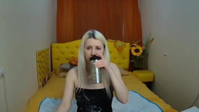 Image 6 of lorariser Stream on Chaturbate on 16 months ago