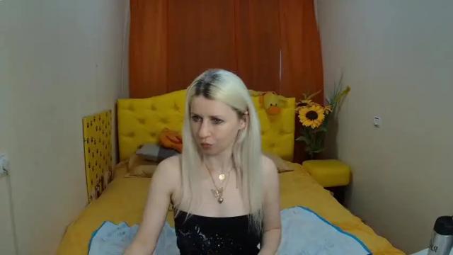 Image 7 of lorariser Stream on Chaturbate on 16 months ago