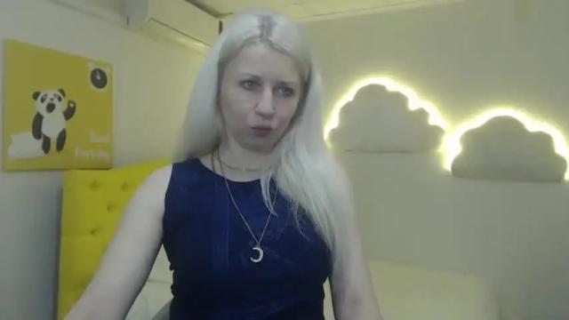 Image 10 of lorariser Stream on Chaturbate on 15 months ago