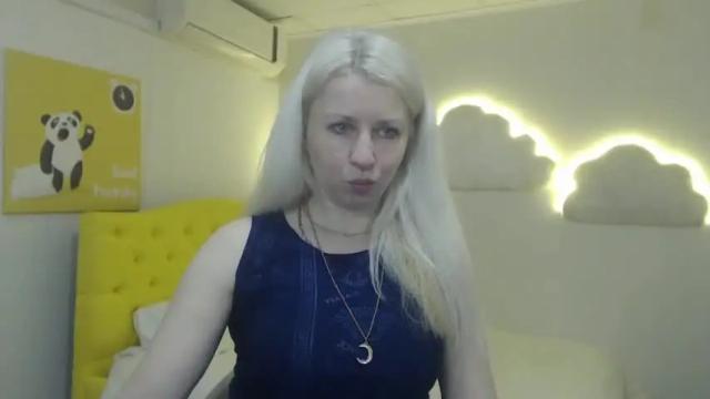 Image 7 of lorariser Stream on Chaturbate on 15 months ago
