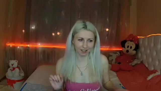 Image 4 of lorariser Stream on Chaturbate on 15 months ago