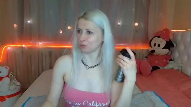 Image 8 of lorariser Stream on Chaturbate on 15 months ago