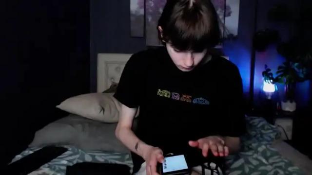 Image 12 of loratovn Stream on Chaturbate on 16 months ago
