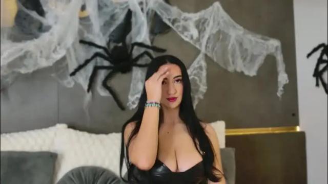 Image 2 of lorawarnner Stream on Chaturbate on 1 month ago