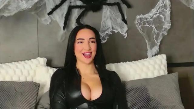 Image 12 of lorawarnner Stream on Chaturbate on 1 month ago