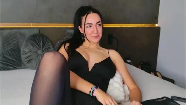 Image 2 of lorawarnner Stream on Chaturbate on 23 days ago