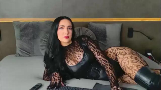 Image 3 of lorawarnner Stream on Chaturbate on 8 days ago