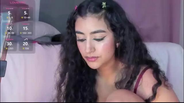 Image 2 of lore_rey Stream on Chaturbate on 1 month ago