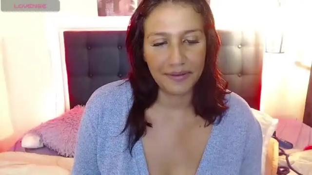 Image 12 of loreinhe Stream on Chaturbate on 16 months ago