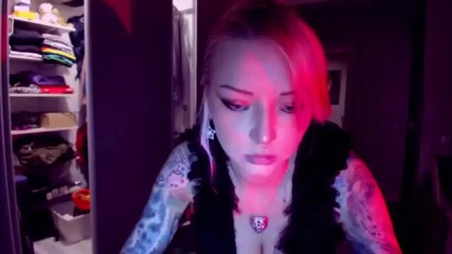 Image 3 of lorelaye_ Stream on Chaturbate on 16 months ago