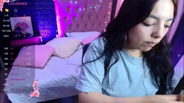Image 3 of loren_44tits Stream on Chaturbate on 1 month ago