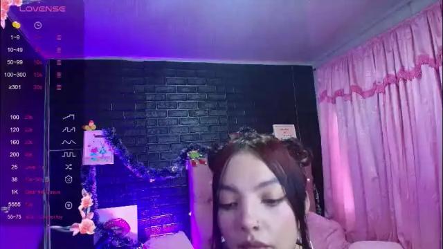 Image 8 of loren_44tits Stream on Chaturbate on 1 month ago