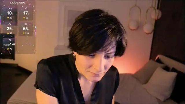 Image 3 of loren_daze Stream on Chaturbate on 1 month ago