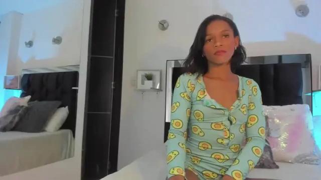Image 2 of loren_sweeet_ Stream on Chaturbate on 16 months ago