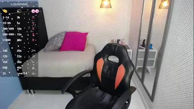 Image 2 of lorenadavies Stream on Chaturbate on 1 month ago