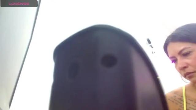 Image 2 of lorenapinto Stream on Chaturbate on 14 months ago
