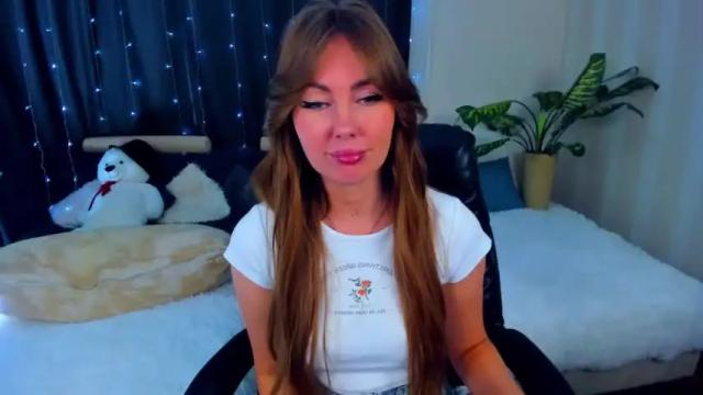 Image 2 of lorensweety Stream on Chaturbate on 13 months ago