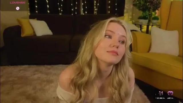 Image 12 of lorettacarnley Stream on Chaturbate on 1 month ago