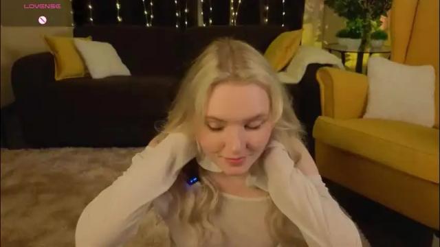 Image 6 of lorettacarnley Stream on Chaturbate on 1 month ago