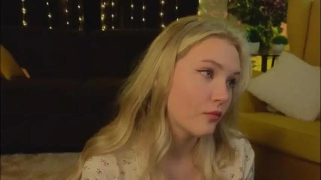 Image 3 of lorettacarnley Stream on Chaturbate on 1 month ago