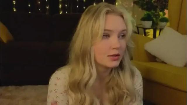 Image 6 of lorettacarnley Stream on Chaturbate on 1 month ago