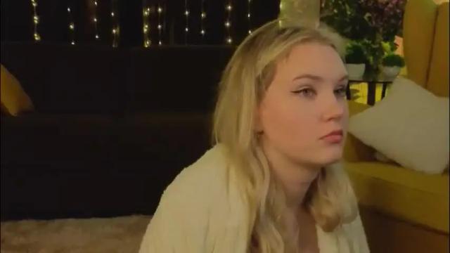 Image 8 of lorettacarnley Stream on Chaturbate on 1 month ago