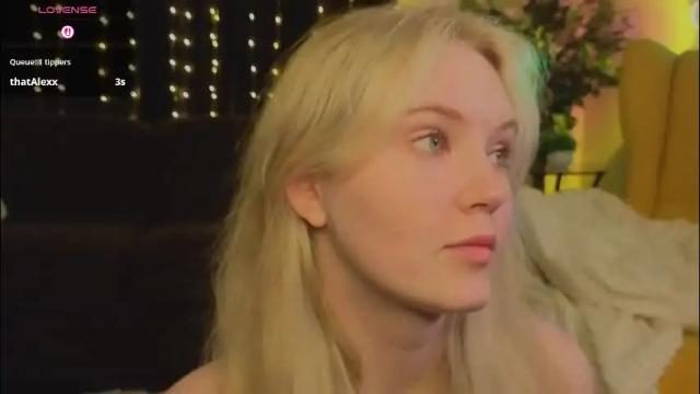 Image 10 of lorettacarnley Stream on Chaturbate on 1 month ago