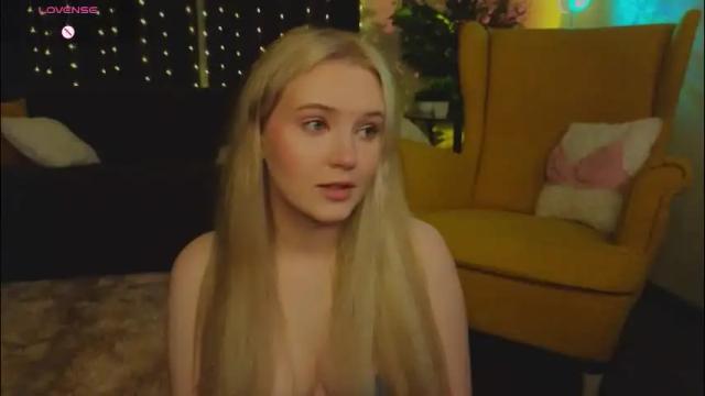 Image 12 of lorettacarnley Stream on Chaturbate on 1 month ago