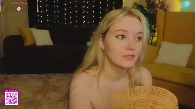 Image 2 of lorettacarnley Stream on Chaturbate on 1 month ago