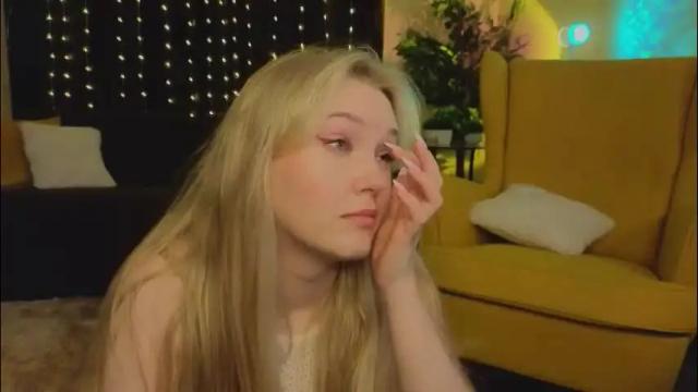 Image 10 of lorettacarnley Stream on Chaturbate on 1 month ago