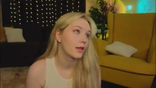 Image 6 of lorettacarnley Stream on Chaturbate on 1 month ago