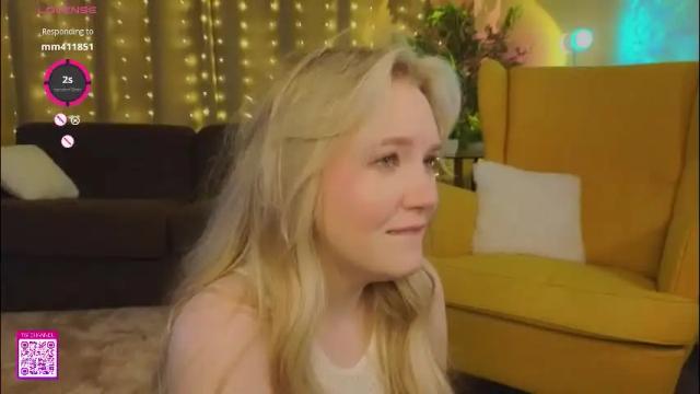 Image 10 of lorettacarnley Stream on Chaturbate on 1 month ago