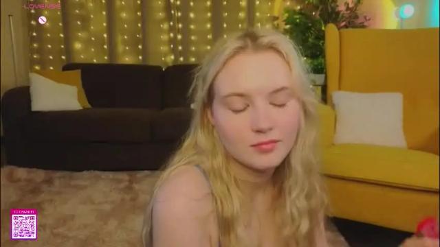 Image 10 of lorettacarnley Stream on Chaturbate on 1 month ago