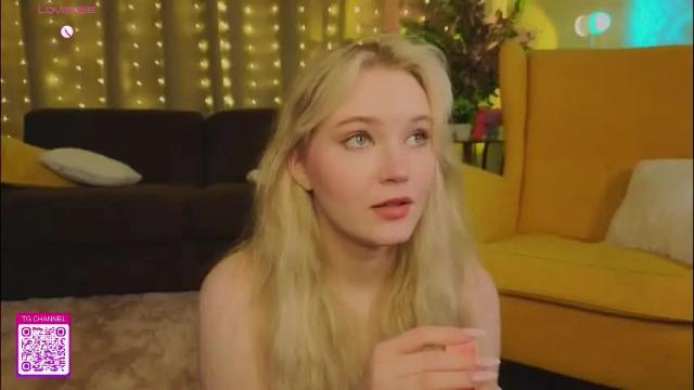 Image 3 of lorettacarnley Stream on Chaturbate on 1 month ago