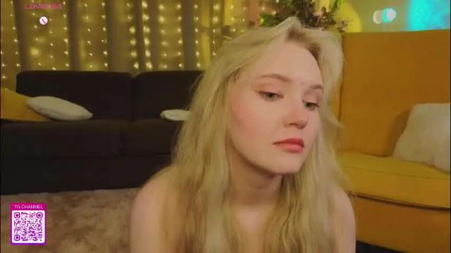 Image 6 of lorettacarnley Stream on Chaturbate on 1 month ago