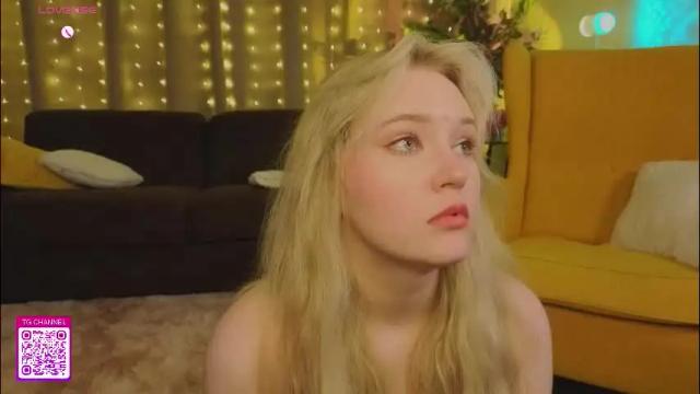 Image 7 of lorettacarnley Stream on Chaturbate on 1 month ago