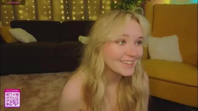 Image 7 of lorettacarnley Stream on Chaturbate on 1 month ago