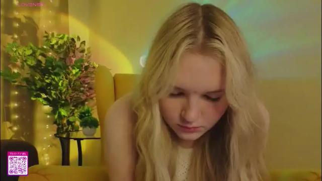 Image 11 of lorettacarnley Stream on Chaturbate on 1 month ago