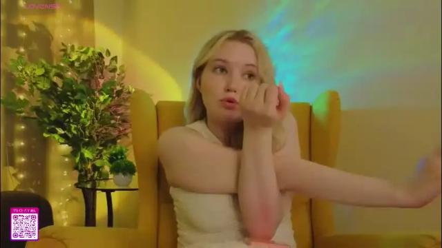 Image 12 of lorettacarnley Stream on Chaturbate on 1 month ago