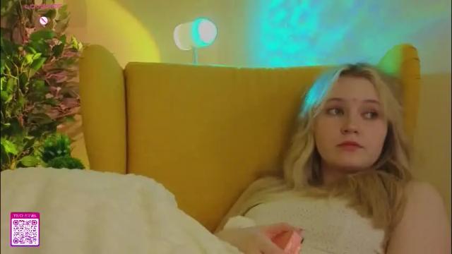 Image 3 of lorettacarnley Stream on Chaturbate on 1 month ago