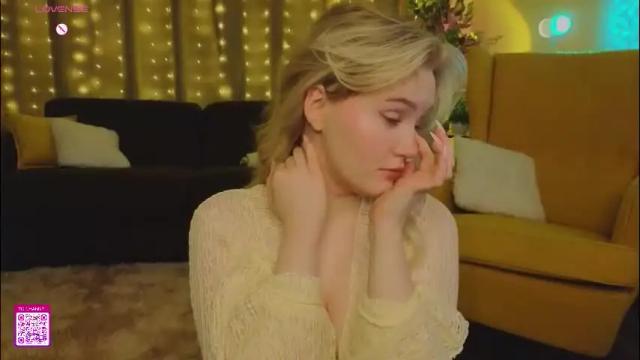 Image 2 of lorettacarnley Stream on Chaturbate on 1 month ago
