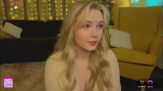 Image 7 of lorettacarnley Stream on Chaturbate on 1 month ago