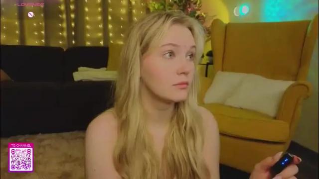 Image 7 of lorettacarnley Stream on Chaturbate on 1 month ago