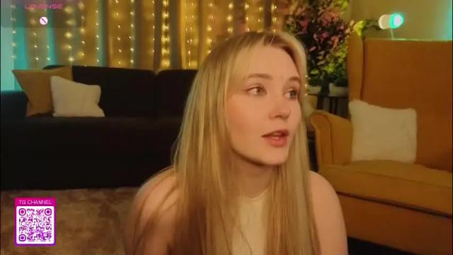 Image 6 of lorettacarnley Stream on Chaturbate on 24 days ago