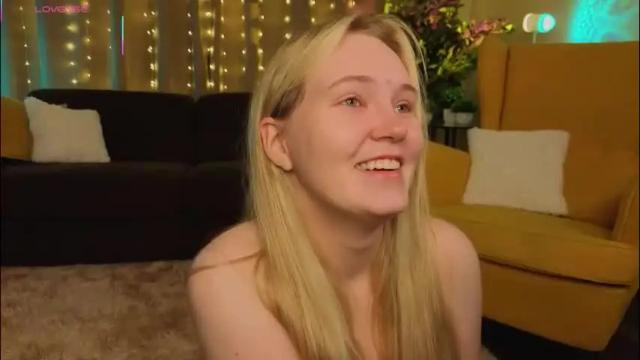 Image 6 of lorettacarnley Stream on Chaturbate on 21 days ago