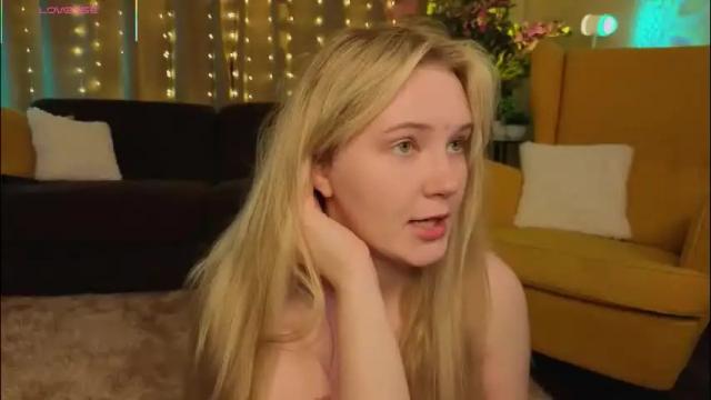 Image 7 of lorettacarnley Stream on Chaturbate on 21 days ago