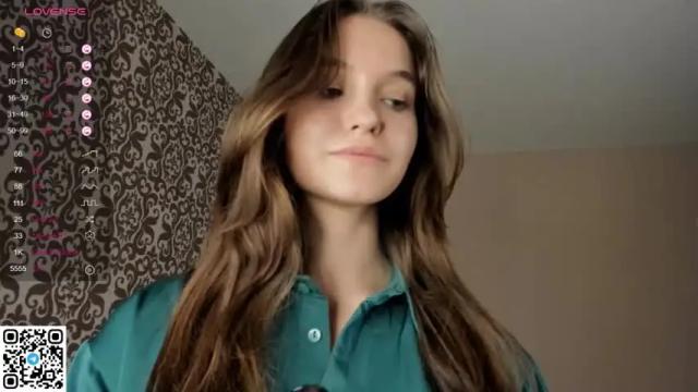 Image 2 of lorettafairleigh Stream on Chaturbate on 12 months ago